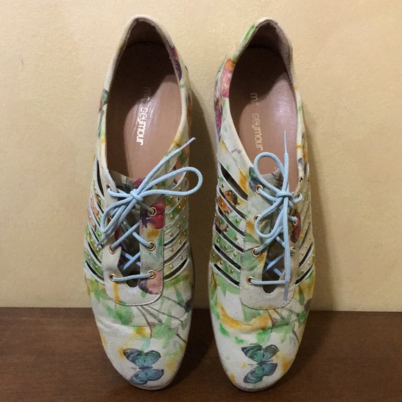 Women's Size 9 Stuart Weitzman, Mr Seymour, Cut Out Butterfly Floral Sneaker - Picture 6 of 9